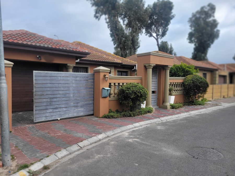 To Let 3 Bedroom Property for Rent in Hagley Western Cape